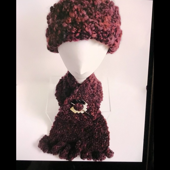 Italian Merino Short Scarf w/ Headband and Pin - Picture 1 of 6